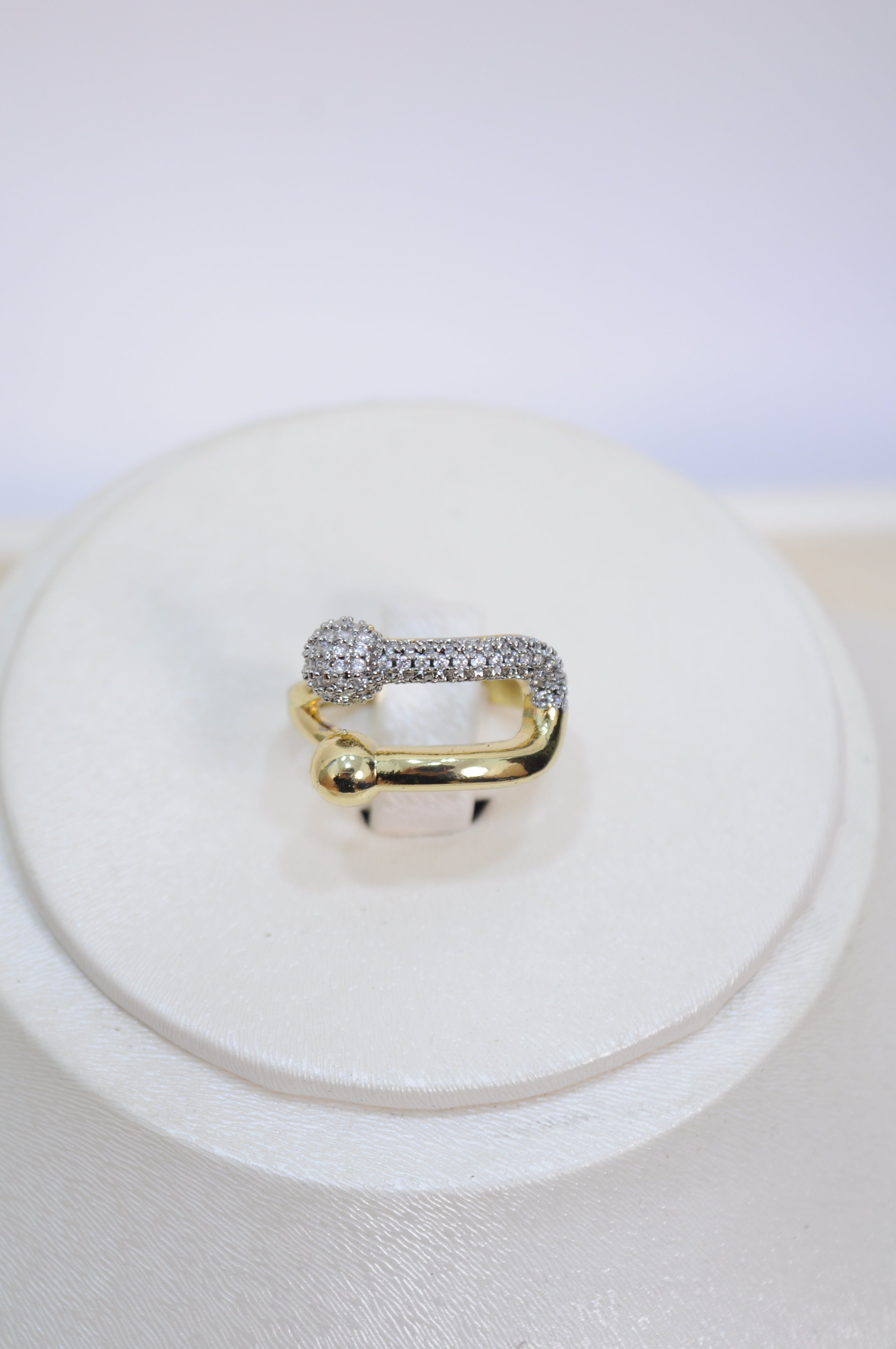 💍 خاتم تيفاني – أناقة خالدة بتفاصيل عصرية